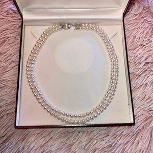 Vintage pearl necklace